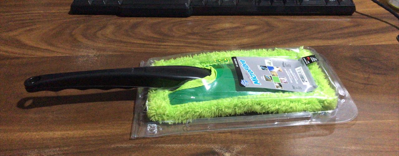 Microfiber duster for car with large brush for effective dusting Microfiber duster for car with large brush for effective dusting